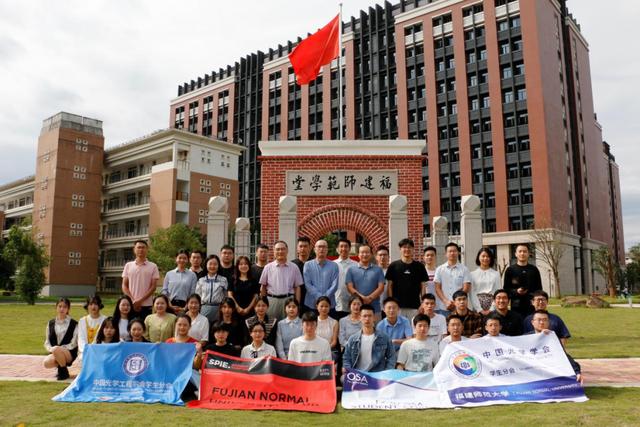 师大科研人 _ 谭小地：“同轴全息”存储了一颗“中国心”